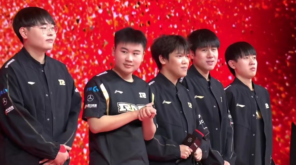 站在一起十 站在一起十